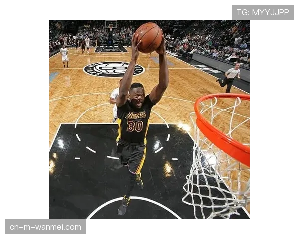 兰德尔16.1分8板，尼克斯前锋保持稳定输出